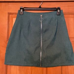 Green skirt (NWOT)